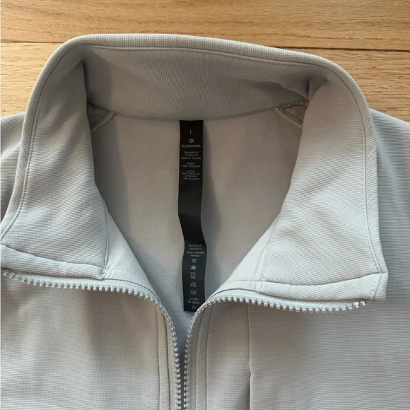 lululemon athletica Men's Light Gray Zip-Up Shirt Jacket - Picture 1 of 8